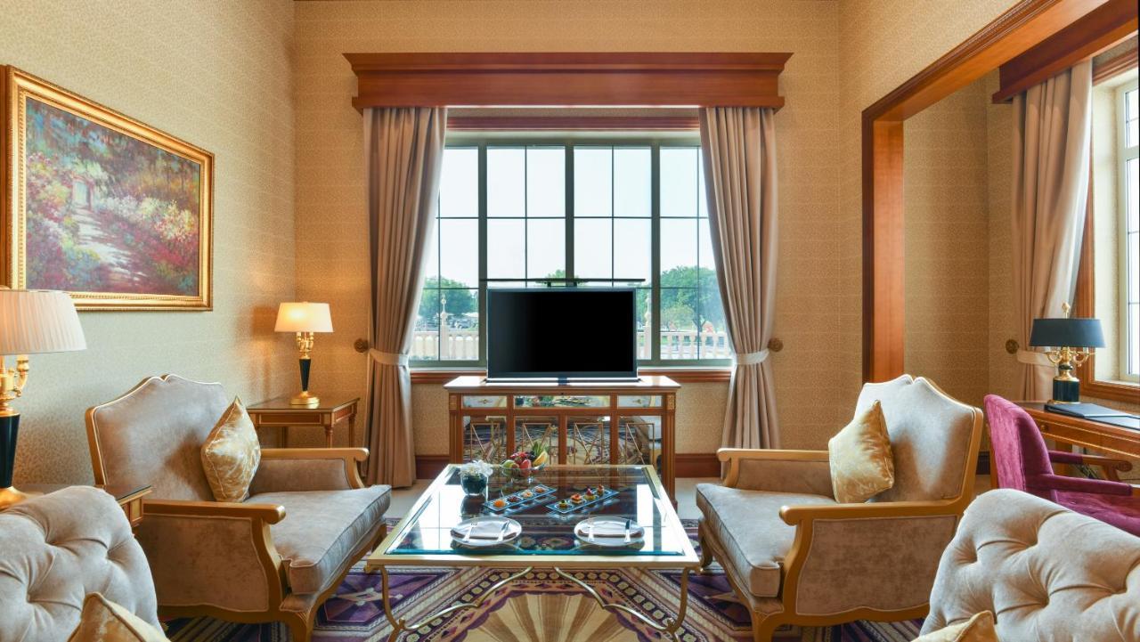 Al Aziziyah Boutique Hotel By The Torch Al Rayyan Exterior photo Living room